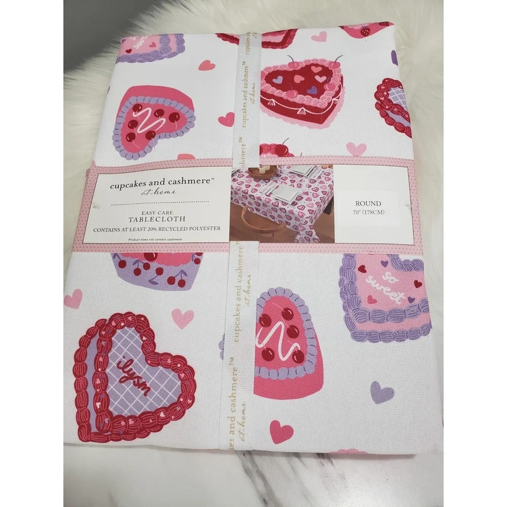 Cupcakes & Cashmere Valentine Hearts Tablecloth 70